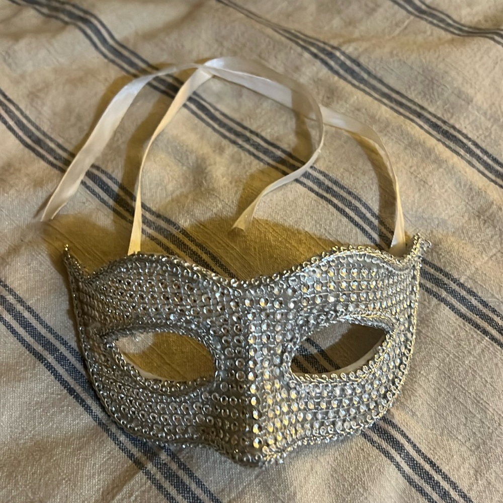 Silver face mask adjustable